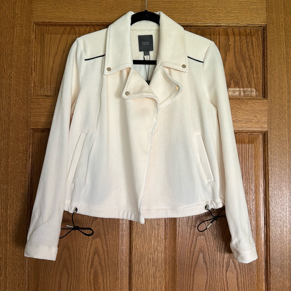 Lysse open front jacket. Cream stretch fabric. Size small. New, with tags!